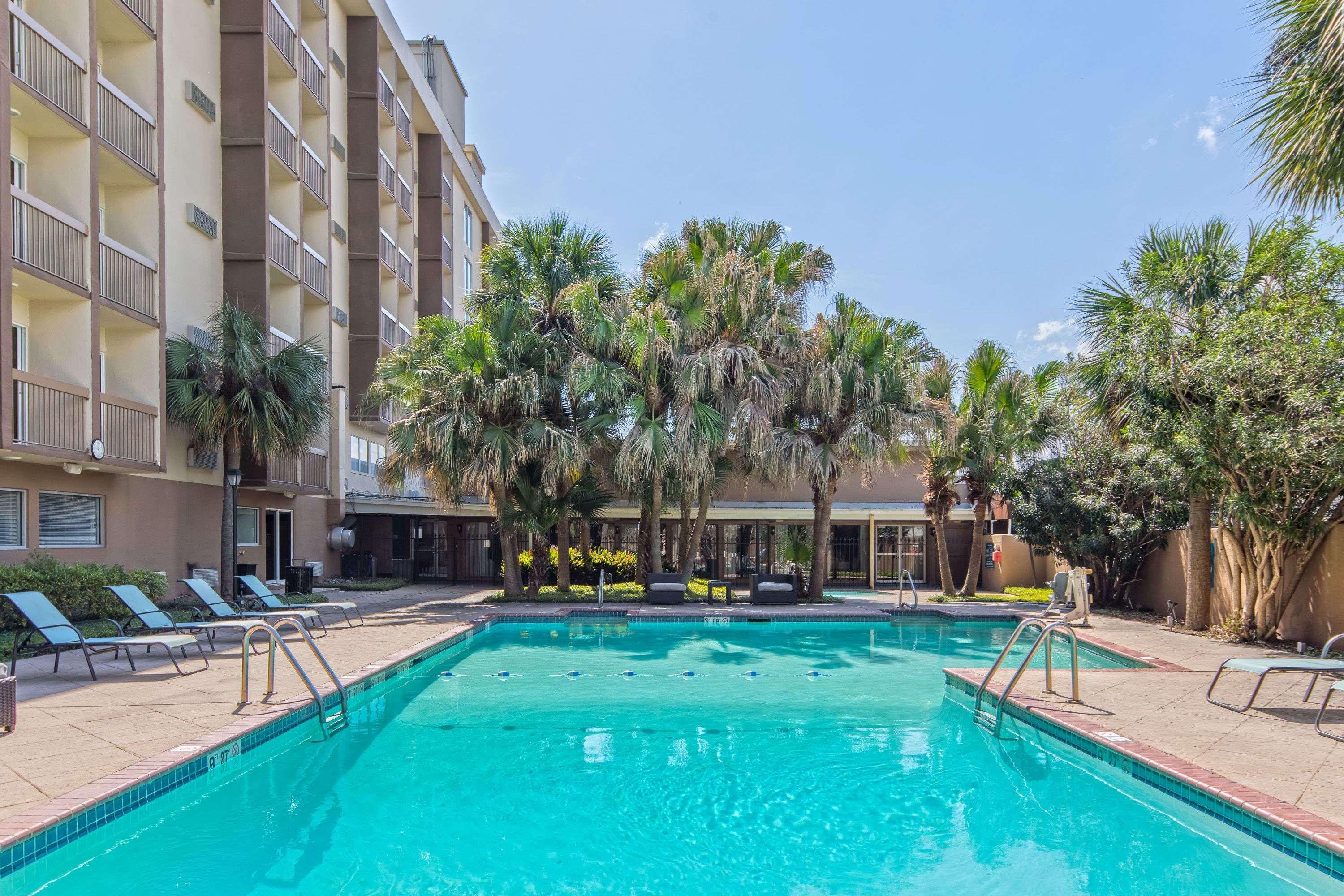 Отель Wyndham Garden New Orleans Airport Метейри Экстерьер фото