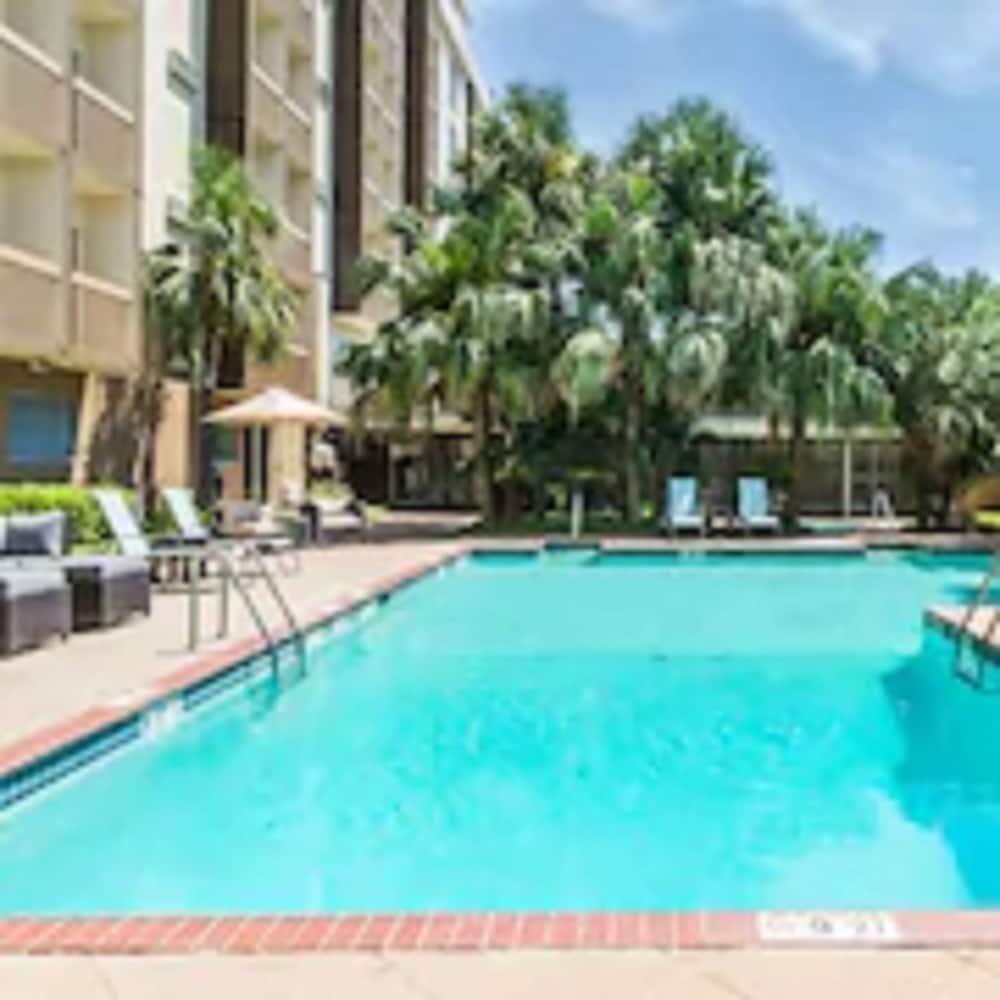 Отель Wyndham Garden New Orleans Airport Метейри Экстерьер фото