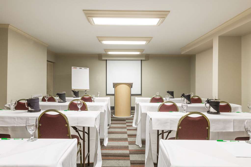 Отель Wyndham Garden New Orleans Airport Метейри Удобства фото