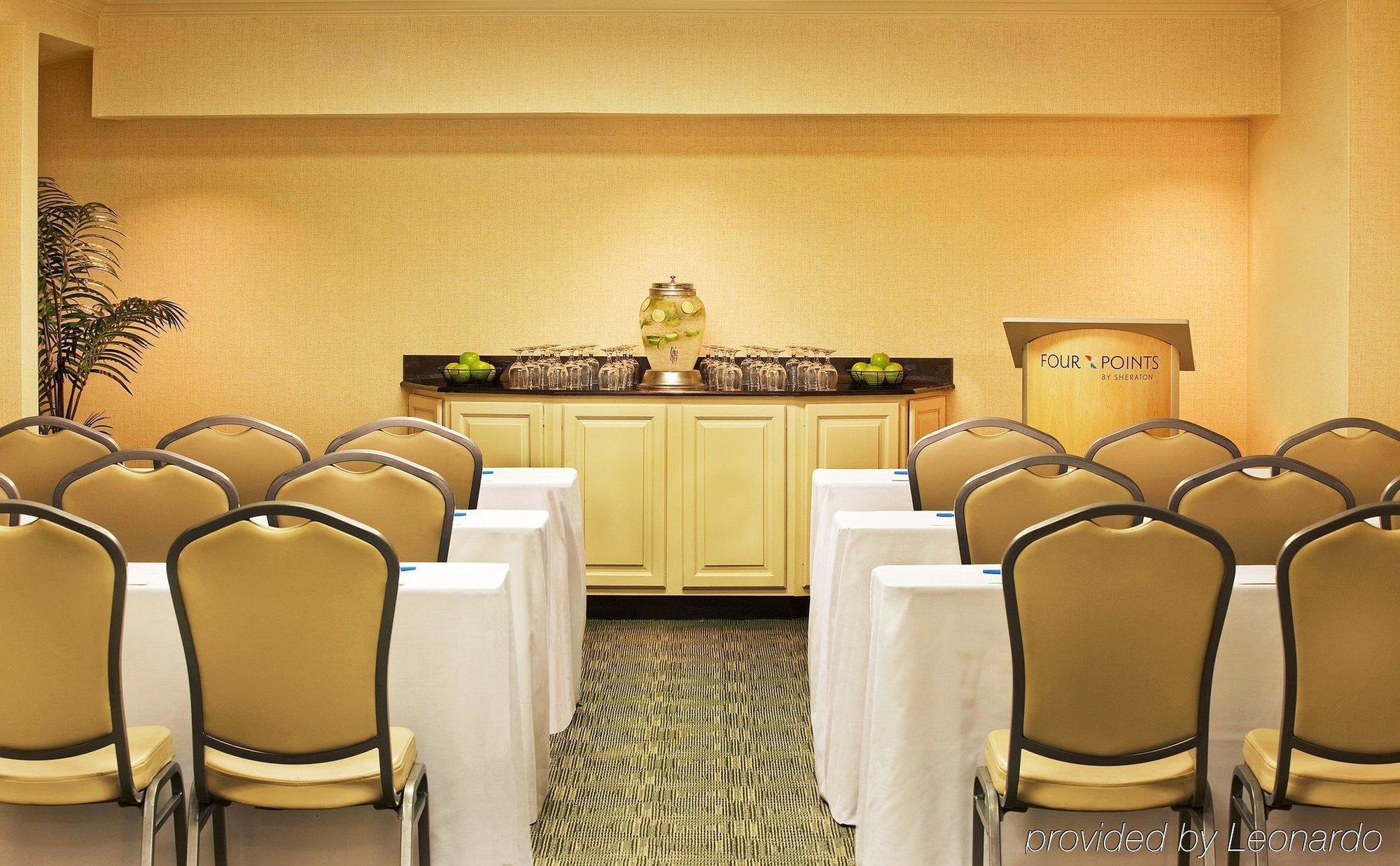 Отель Wyndham Garden New Orleans Airport Метейри Экстерьер фото