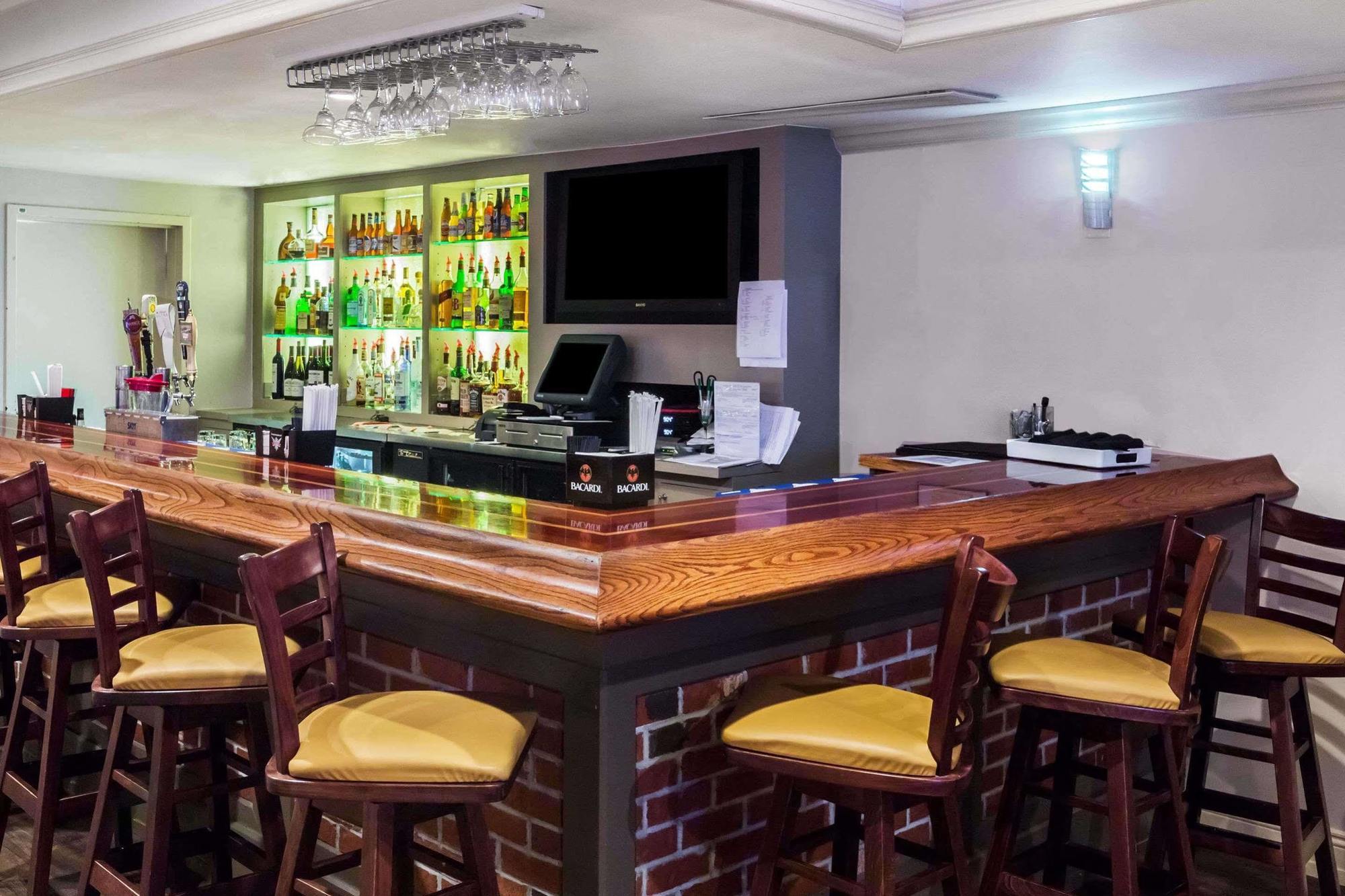 Отель Wyndham Garden New Orleans Airport Метейри Экстерьер фото