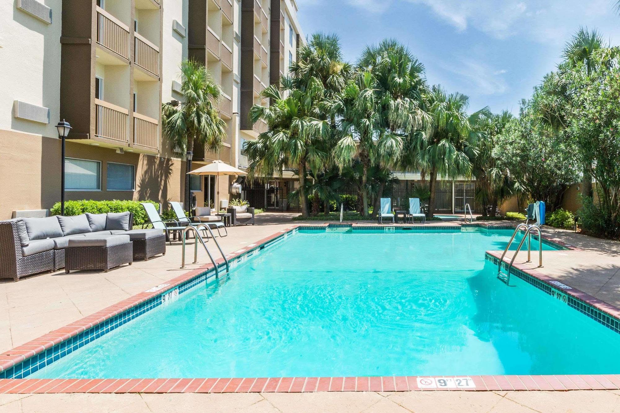 Отель Wyndham Garden New Orleans Airport Метейри Экстерьер фото